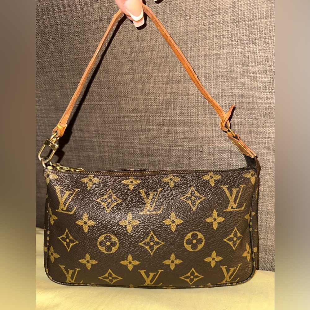 LOUIS VUITTON 🤎 Brown Monogram Pochette